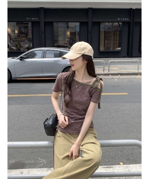 ARCHIVER(アーカイバ)の「【Lp】ボーダーワンショルダーTシャツ(Tシャツ/カットソー・レディース・パープル・LARGE/SMALL/MEDIUM)」の3枚目の写真