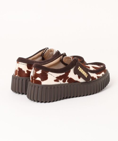 Clarks(クラークス)の「Clarks クラークス TORHILL BEE レディースシューズ 厚底 ワラビー モカシン(トーヒルビー) 26186666 カウプリント(モカシン/デッキシューズ・レディース・ブラウン・24.0cm/23.0cm/24.5cm/23.5cm/22.5cm)」の2枚目の写真