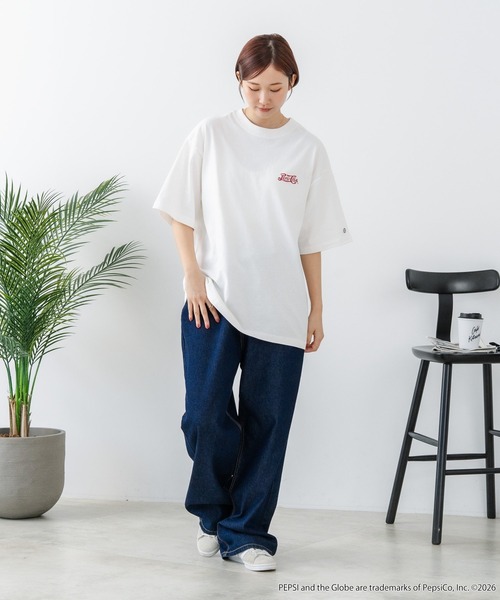DISCUS(ディスカス)の「【DISCUS/ディスカス】【選べる丈感・PEPSI】DISCUS×ペプシ コラボTシャツ クロップド短丈・ルーズシルエット(Tシャツ/カットソー・レディース・ホワイト系その他/ホワイト系その他2・LARGE/MEDIUM)」の5枚目の写真