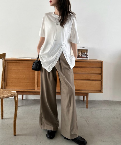 Eclat one(エクラワン)の「【Eclat one】スリット レース 半袖 オーバーサイズ カットソー(Tシャツ/カットソー・レディース・イエロー/ホワイト/ブラック・FREE)」の4枚目の写真