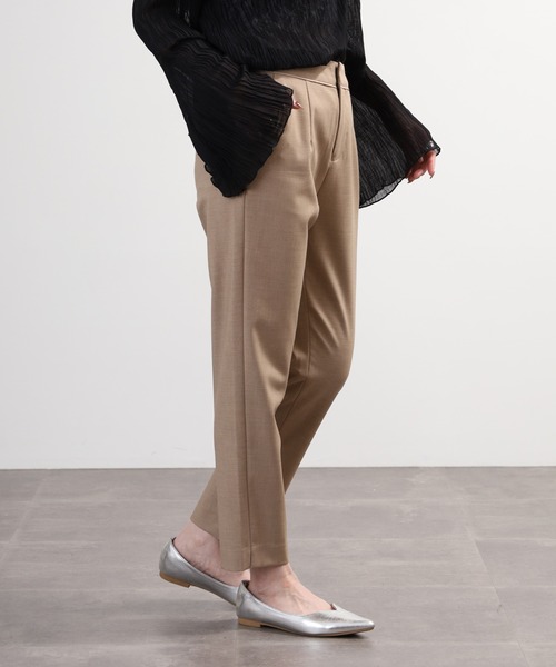 EGLANTINE(エグランティーヌ)の「EGLANTINE ストレッチテーパードパンツ(その他パンツ・レディース・ブラック/ライトベージュ/ライトグレー/キャメル・38)」の4枚目の写真