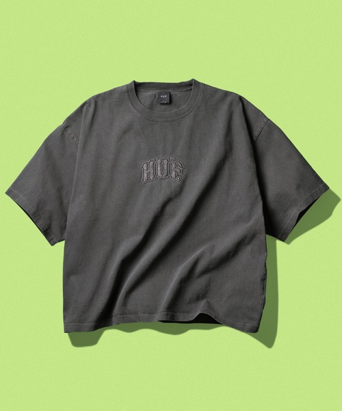 HUF(ハフ)の「CLASSIC ARCH WIDE CREW(Tシャツ/カットソー・メンズ・オフホワイト/イエロー/ブラック・S/XL/M/L)」の3枚目の写真