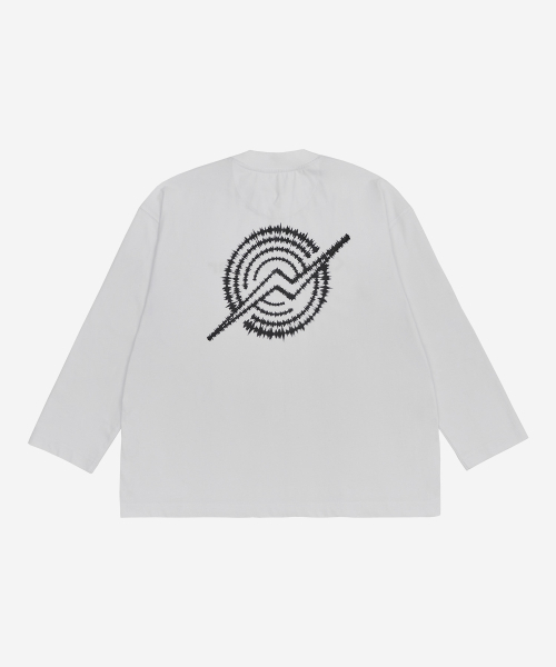 KALAPATTHAR（カラパタール）の「KP Signature Logo Loosefit Long Sleeve - WHITE（Tシャツ/カットソー・メンズ・その他・LARGE/X-LARGE/MEDIUM）」の5枚目の写真