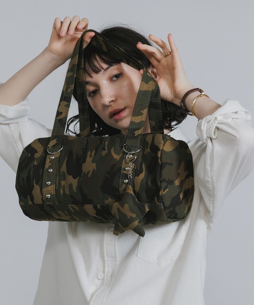 Chick(チック)の「All-over print shoulder bag with star-shaped accents / 星形アクセサリー付き 総柄 ショルダーバッグ 秋 秋服 2026年秋冬(ショルダーバッグ・レディース・カモフラージュ/アニマル・ONE SIZE)」の22枚目の写真