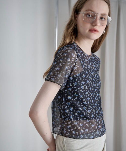 LOSCa(ロスカ)の「フラワープリントシアーTシャツ(Tシャツ/カットソー・レディース・ブラック/アイボリー・FREE)」の7枚目の写真
