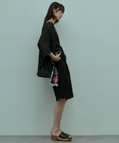 flaeu(フラユ)の「Mini Drawstring 2Way Bag(ハンドバッグ・レディース・ブラック/アイボリー/ブラウン・FREE)」の14枚目の写真