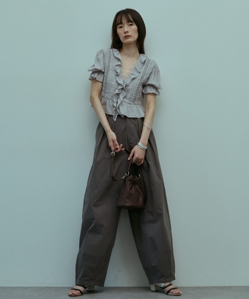 flaeu(フラユ)の「Mini Drawstring 2Way Bag(ハンドバッグ・レディース・ブラック/アイボリー/ブラウン・FREE)」の20枚目の写真
