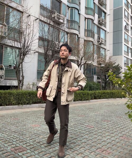 MUSINSA STANDARD（ムシンサスタンダード）の「ベージュサテンテーパードオフィサーパンツ[ブラウン]（その他パンツ・メンズ・その他・26/27/28/29/30/31/32/33/34/36/38/40）」の4枚目の写真