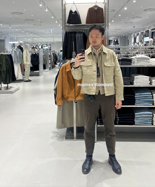 MUSINSA STANDARD（ムシンサスタンダード）の「ベージュサテンテーパードオフィサーパンツ[ブラウン]（その他パンツ・メンズ・その他・26/27/28/29/30/31/32/33/34/36/38/40）」の5枚目の写真