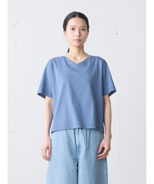 MidiUmi(ミディウミ)の「MidiUmi Vネックプルオーバー(Tシャツ/カットソー・レディース・オフホワイト/ブラック/レッド/ブルー・FREE)」の3枚目の写真