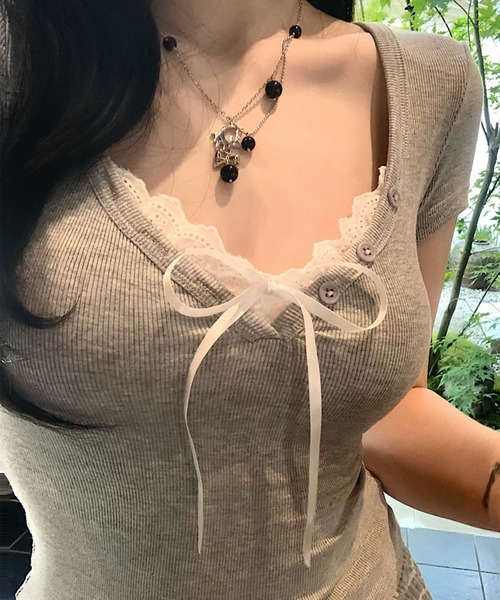 GLAMOROUS JANE(グラマラスジェーン)の「レースレイヤードテレコTシャツ(Tシャツ/カットソー・レディース・ホワイト/グレー・FREE)」の5枚目の写真