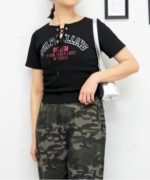 FUN(ファン)の「レースアップロゴカットソー(Tシャツ/カットソー・レディース・オフホワイト/ネイビー/レッド/ブラック・FREE)」の2枚目の写真