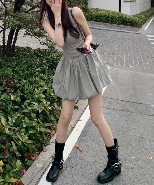 &soiree(アンドソワレ)の「裾バルーンノースリーブワンピース(ワンピース・レディース・ホワイト/ブラック/グレー・SMALL/MEDIUM/LARGE/X-LARGE)」の7枚目の写真