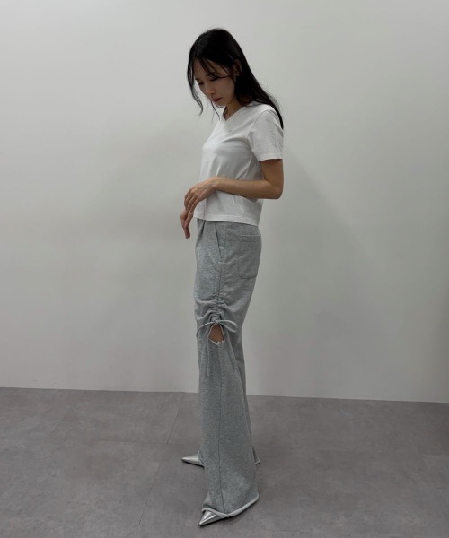 SMILE LAND(スマイルランド)の「【maryさんコラボ】サイドカットアウトシャーリングスウェットパンツ<大きいサイズ有>(その他パンツ・レディース・ブラック/グレー・3L/LL/L/M)」の15枚目の写真