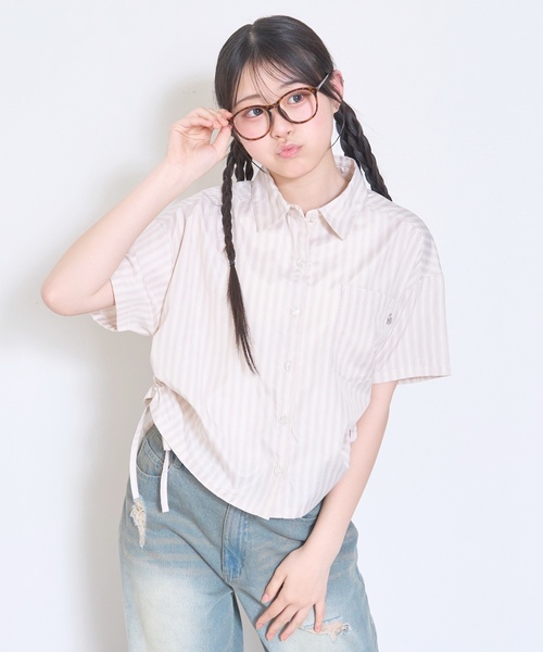 LOVETOXIC(ラブトキシック)の「【セット可】短丈ドロストストライプ半袖シャツ(シャツ/ブラウス・キッズ・ブルー/ベージュ・L:160cm/S:140cm/130cm/M:150cm)」の1枚目の写真