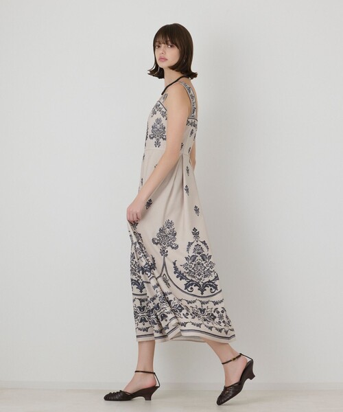 GRACE CONTINENTAL(グレースコンチネンタル)の「ダマスクパターンプリントワンピース(ワンピース・レディース・ブラック/ベージュ・36/38)」の5枚目の写真
