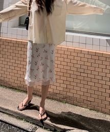 裾レースフラワー柄サテンミディスカート