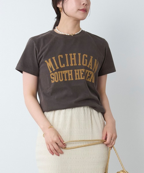 REMI RELIEF(レミレリーフ)の「【REMI RELIEF】別注-"MICHIGAN"SP加工TロゴTシャツ(Tシャツ/カットソー・レディース・ダークブラウン/ライトベージュ・FREE)」の1枚目の写真