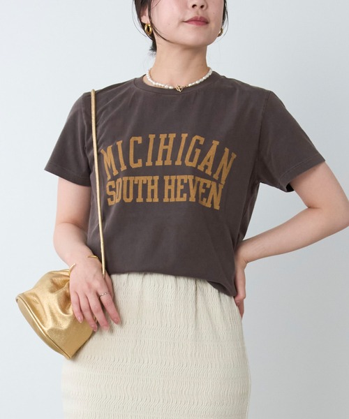 REMI RELIEF(レミレリーフ)の「【REMI RELIEF】別注-"MICHIGAN"SP加工TロゴTシャツ(Tシャツ/カットソー・レディース・ダークブラウン/ライトベージュ・FREE)」の11枚目の写真