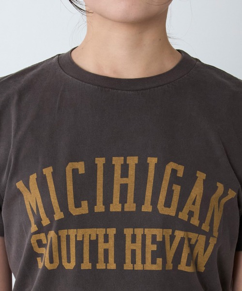 REMI RELIEF(レミレリーフ)の「【REMI RELIEF】別注-"MICHIGAN"SP加工TロゴTシャツ(Tシャツ/カットソー・レディース・ダークブラウン/ライトベージュ・FREE)」の21枚目の写真