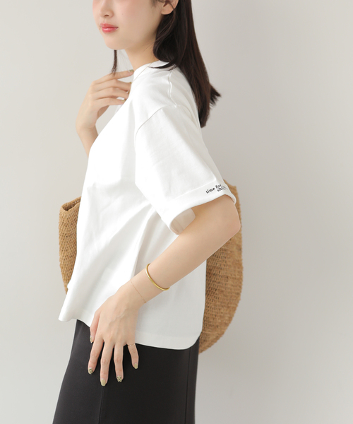 JOURNAL STANDARD relume(ジャーナルスタンダード レリューム)の「ワンポイント刺繍TEE(Tシャツ/カットソー・レディース・ホワイト/ブラック/ブラウン・FREE)」の12枚目の写真