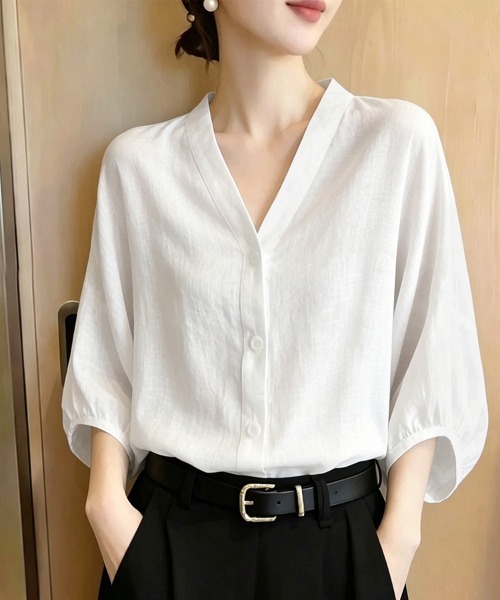 ONEP STAR(ワンピスター)の「Vネック七分袖ブラウス(シャツ/ブラウス・レディース・ホワイト・X-LARGE/LARGE/MEDIUM)」の2枚目の写真