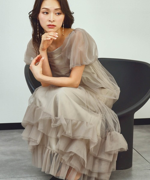 girl(ガール)の「ボリュームチュールパフスリーブドレス フリル シアー 結婚式 ワンピース パーティードレス オケージョンドレス お呼ばれ 二次会 成人式 同窓会 謝恩会 マタニティ 妊婦《着用動画あり》(ドレス・レディース・チャコールグレー/ベージュ・M/S/L)」の7枚目の写真