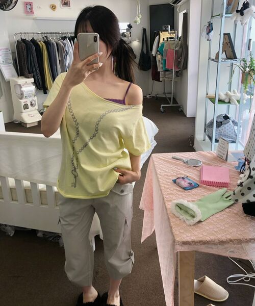 ITZAVIBE(イッザバイブ)の「STRAP POINT CAPRI PANTS - LIGHT GRAY(その他パンツ・レディース・その他・FREE)」の11枚目の写真