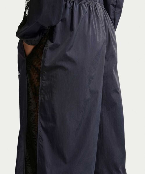 NIKE（ナイキ）の「ナイキ スポーツウェア ウィメンズ ルーズ ミッドライズ レース トラックパンツ / Nike Sportswear Women's Loose Mid-Rise Lace Track Pants IU1984-013 Gridiron（その他パンツ・レディース・アッシュグレー・S/M/L/XS/XL）」の3枚目の写真