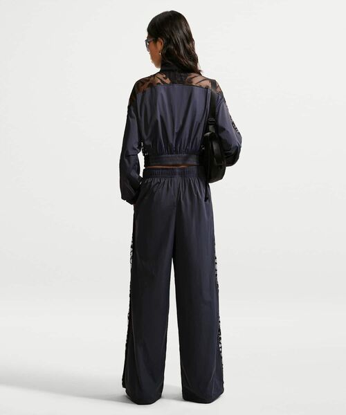 NIKE（ナイキ）の「ナイキ スポーツウェア ウィメンズ ルーズ ミッドライズ レース トラックパンツ / Nike Sportswear Women's Loose Mid-Rise Lace Track Pants IU1984-013 Gridiron（その他パンツ・レディース・アッシュグレー・S/M/L/XS/XL）」の5枚目の写真