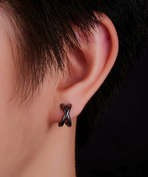 tunee（チュニー）の「【456872】メンズクロスフープピアス/ペア(RZ)（ピアス（両耳用）・メンズ・ブラック/シルバー・FREE）」の3枚目の写真