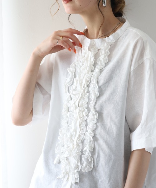 ubasoku(ウバソク)の「ubasoku リネン フロントフリルバンドカラー 半袖シャツ(シャツ/ブラウス・レディース・ブラック/オフホワイト・FREE)」の2枚目の写真