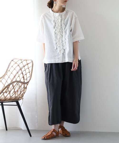 ubasoku(ウバソク)の「ubasoku リネン フロントフリルバンドカラー 半袖シャツ(シャツ/ブラウス・レディース・ブラック/オフホワイト・FREE)」の7枚目の写真