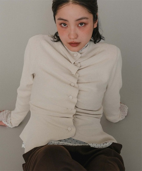 miette(ミエット)の「プチハイネックフロントギャザーボタンニット(ニット/セーター・レディース・アイボリー/チャコール/ライトイエロー・FREE)」の5枚目の写真