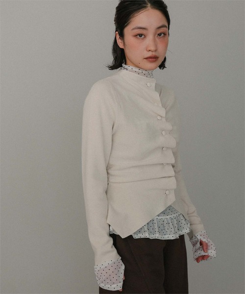 miette(ミエット)の「プチハイネックフロントギャザーボタンニット(ニット/セーター・レディース・アイボリー/チャコール/ライトイエロー・FREE)」の7枚目の写真