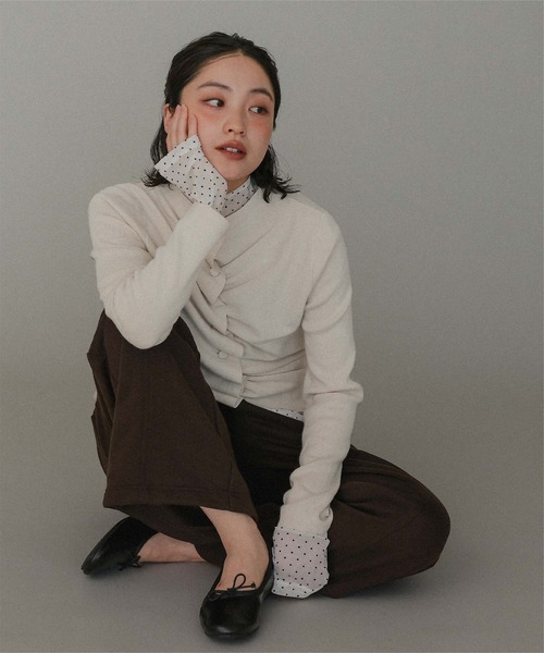 miette(ミエット)の「プチハイネックフロントギャザーボタンニット(ニット/セーター・レディース・アイボリー/チャコール/ライトイエロー・FREE)」の9枚目の写真