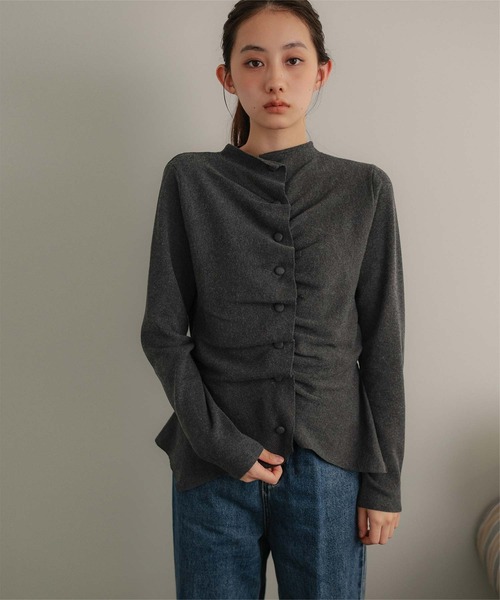 miette(ミエット)の「プチハイネックフロントギャザーボタンニット(ニット/セーター・レディース・アイボリー/チャコール/ライトイエロー・FREE)」の11枚目の写真