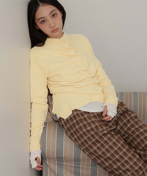 miette(ミエット)の「プチハイネックフロントギャザーボタンニット(ニット/セーター・レディース・アイボリー/チャコール/ライトイエロー・FREE)」の22枚目の写真