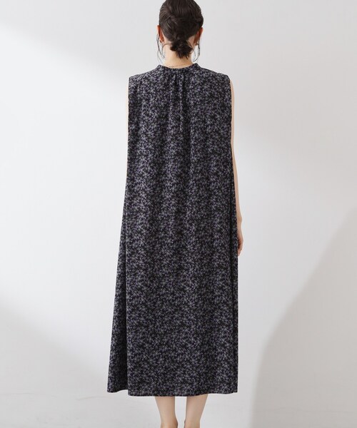THE SHOP TK (ザ ショップ ティーケー )の「大人のリゾートムード 小花柄ワンピース(ワンピース・レディース・ブラック系/ダークブラウン系・12/13)」の6枚目の写真