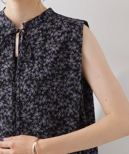 THE SHOP TK (ザ ショップ ティーケー )の「大人のリゾートムード 小花柄ワンピース(ワンピース・レディース・ブラック系/ダークブラウン系・12/13)」の4枚目の写真