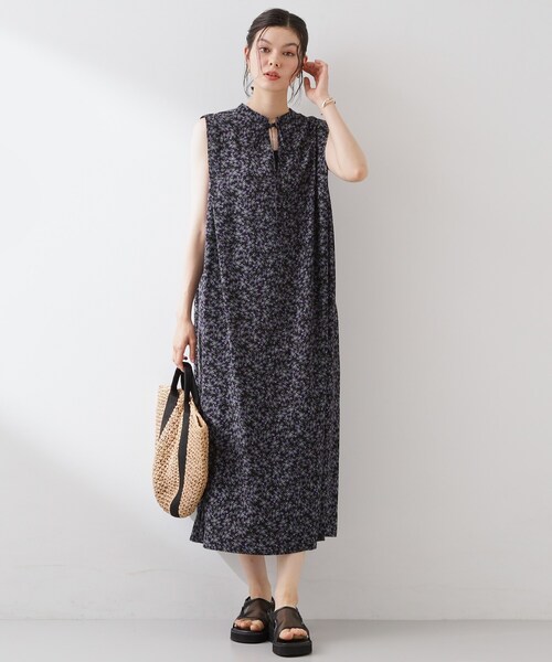 THE SHOP TK (ザ ショップ ティーケー )の「大人のリゾートムード 小花柄ワンピース(ワンピース・レディース・ブラック系/ダークブラウン系・12/13)」の1枚目の写真