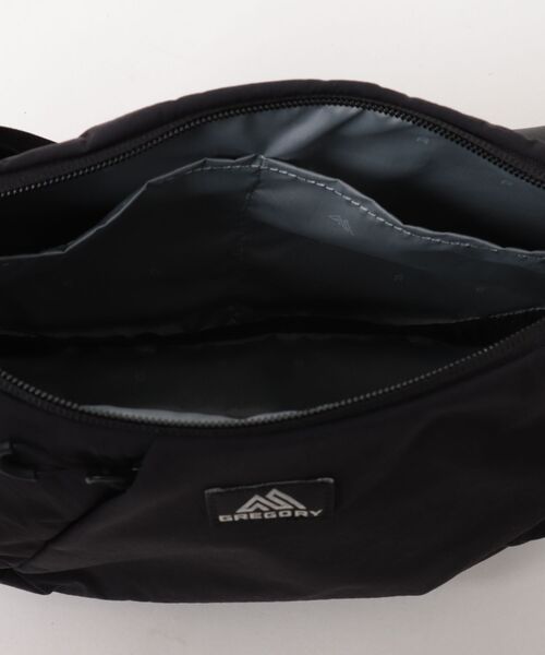 ADAM ET ROPE'（アダムエロペ）の「GREGO HALFMOON SHOULDER M（トートバッグ・メンズ・ブラック・FREE）」の4枚目の写真