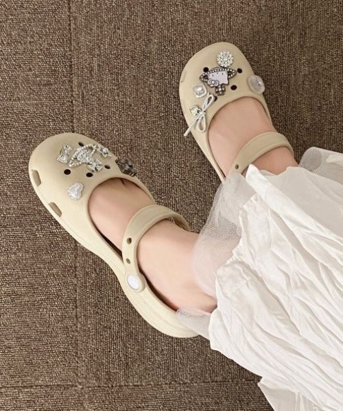 Vipoa(ヴィポア)の「Ballet flat sandal(サンダル・レディース・ホワイト/ブラック/ブラウン/ライトベージュ/ピンク/シルバー・SMALL/MEDIUM/LARGE)」の4枚目の写真