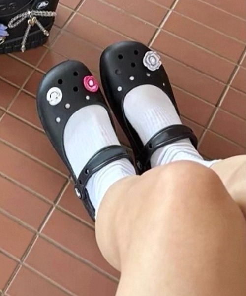 Vipoa(ヴィポア)の「Ballet flat sandal(サンダル・レディース・ホワイト/ブラック/ブラウン/ライトベージュ/ピンク/シルバー・SMALL/MEDIUM/LARGE)」の8枚目の写真