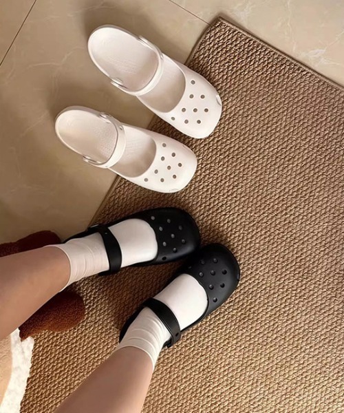 Vipoa(ヴィポア)の「Ballet flat sandal(サンダル・レディース・ホワイト/ブラック/ブラウン/ライトベージュ/ピンク/シルバー・SMALL/MEDIUM/LARGE)」の19枚目の写真