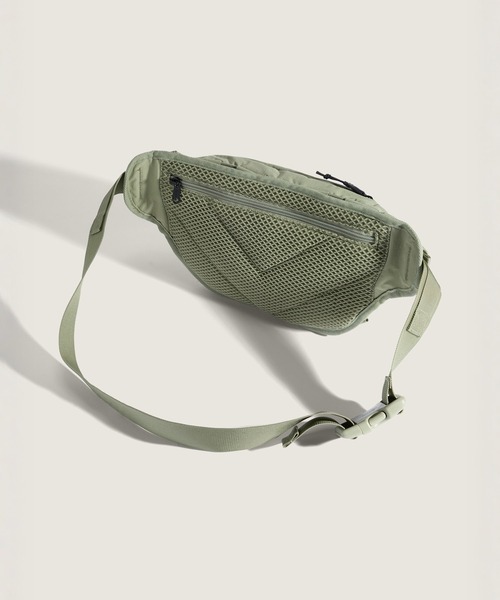 VANS(バンズ)の「TREK-REC スリングバッグ / Trek-Rec Breeze Sling Bag Soft VN000SSFFSG1(ショルダーバッグ・メンズ・セージグリーン・ONE SIZE)」の3枚目の写真