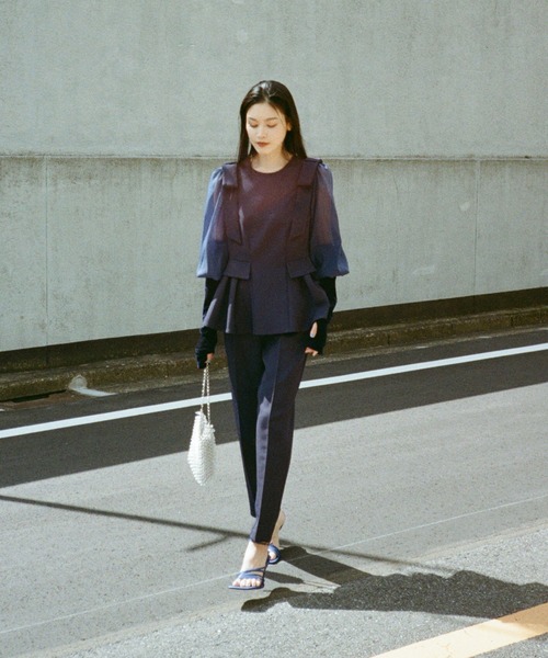 RUIRUE BOUTIQUE(ルイルエブティック)の「ショルダーリボン ペプラム セットアップ | パンツセットアップ・セレモニースーツ・フォーマルスーツ・ママスーツ・パンツスーツ・パンツドレス・パーティードレス・美脚パンツ(パンツドレス・レディース・ブラック/ライトベージュ/ネイビー・S/LL/M/L)」の3枚目の写真