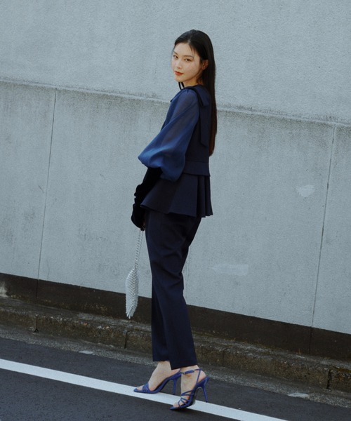 RUIRUE BOUTIQUE(ルイルエブティック)の「ショルダーリボン ペプラム セットアップ | パンツセットアップ・セレモニースーツ・フォーマルスーツ・ママスーツ・パンツスーツ・パンツドレス・パーティードレス・美脚パンツ(パンツドレス・レディース・ブラック/ライトベージュ/ネイビー・S/LL/M/L)」の12枚目の写真