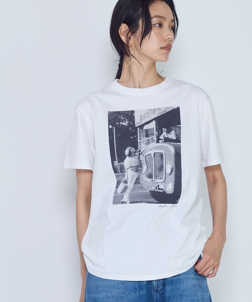 Couture d'adam(クチュールドアダム)の「<COUTURE D'ADAM(クチュール ド アダム)>“Jane&Serge with Double Decker”T-シャツ(Monochrome・White)(Tシャツ/カットソー・レディース・ホワイト系その他3・38)」の1枚目の写真