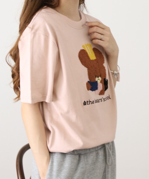 FUNALIVE(ファンアライブ)の「くまのがっこう ティータイム柄 サガラ刺繍 天竺半袖Tシャツ(Tシャツ/カットソー・メンズ・チャコール/ホワイト/ピンクベージュ・M/LL/L)」の13枚目の写真
